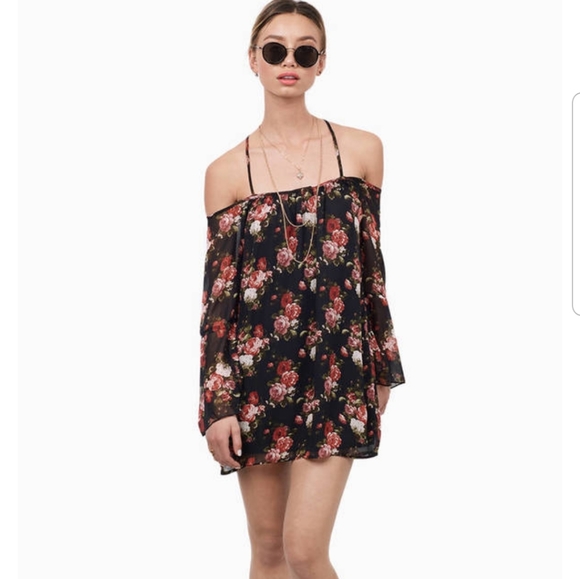 Tobi Suzie Black Floral Shift Dress - Picture 2 of 4